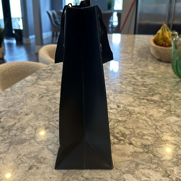 👜 Gucci Small Shopping Bag - Picture 2 of 3